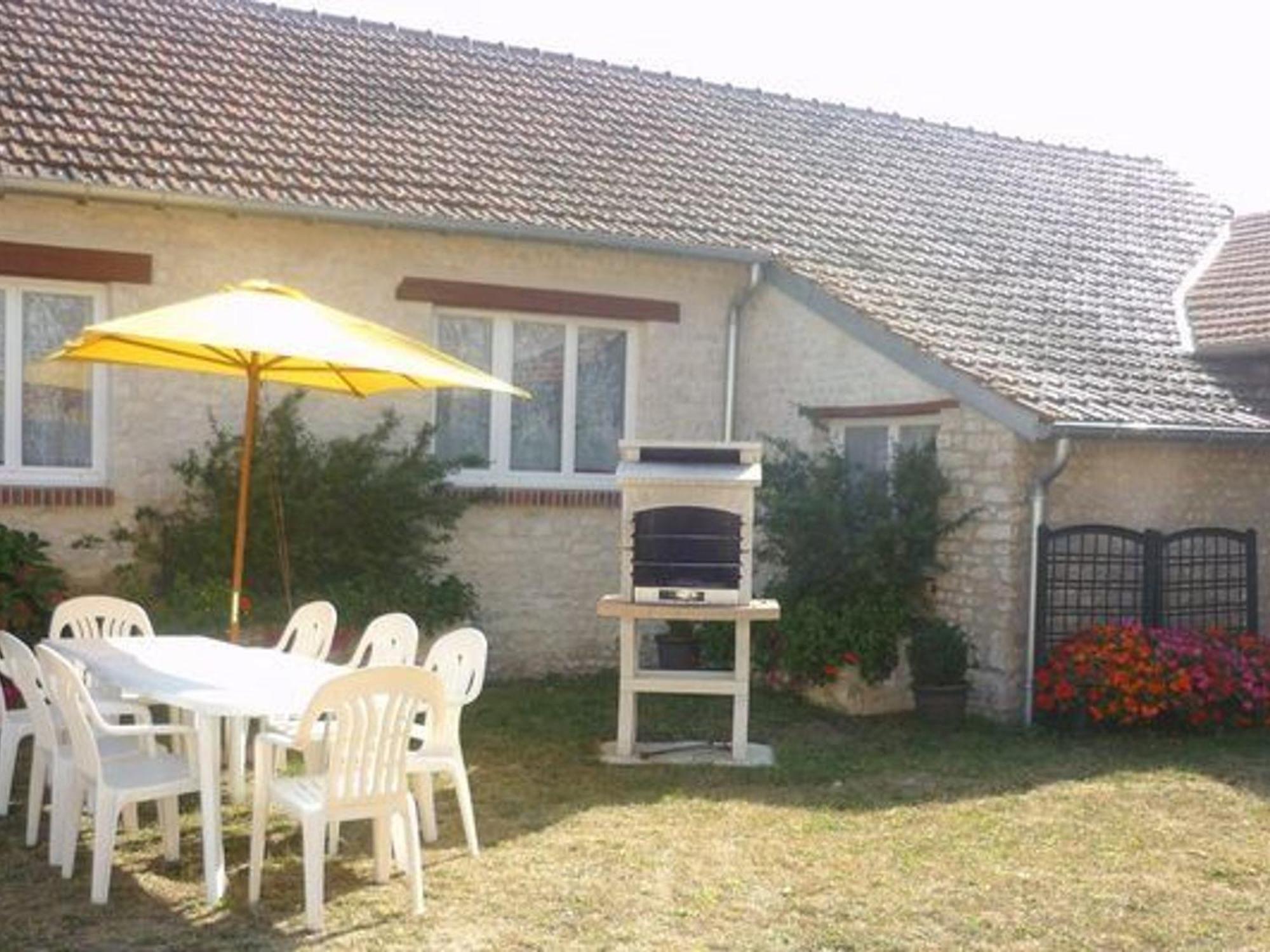 Charmante Longere Gatinaise - Cour Et Jardin Clos, Proche Paris Et Orleans - Fr-1-590-73 Sceaux-du-Gatinais Eksteriør billede